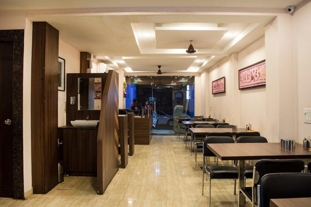 Oyo Rooms Sargam Cinemas Бхопал Экстерьер фото