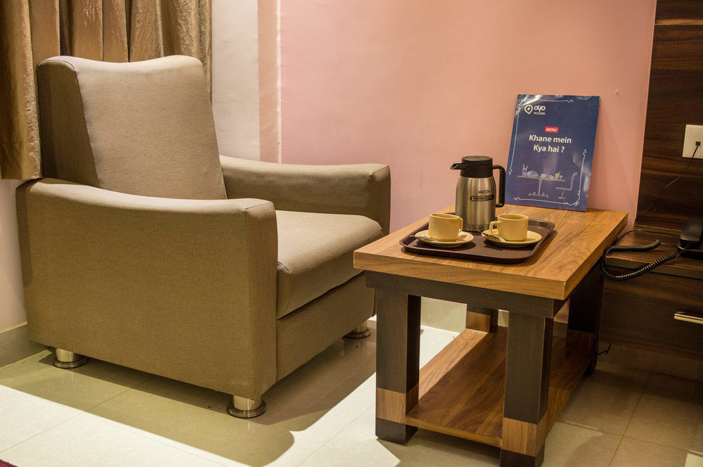Oyo Rooms Sargam Cinemas Бхопал Экстерьер фото