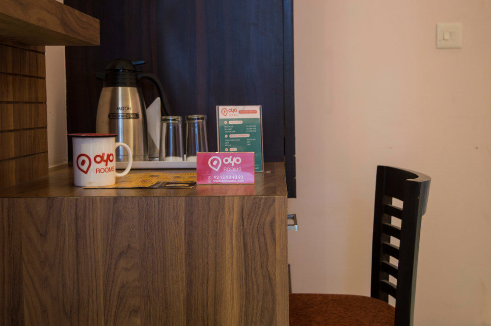 Oyo Rooms Sargam Cinemas Бхопал Экстерьер фото