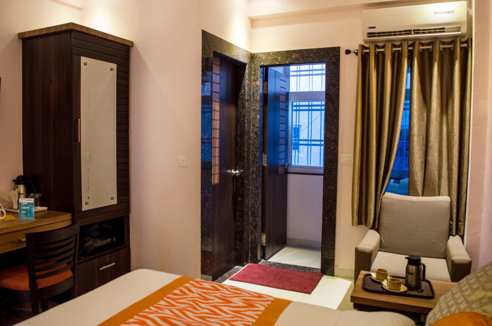 Oyo Rooms Sargam Cinemas Бхопал Экстерьер фото